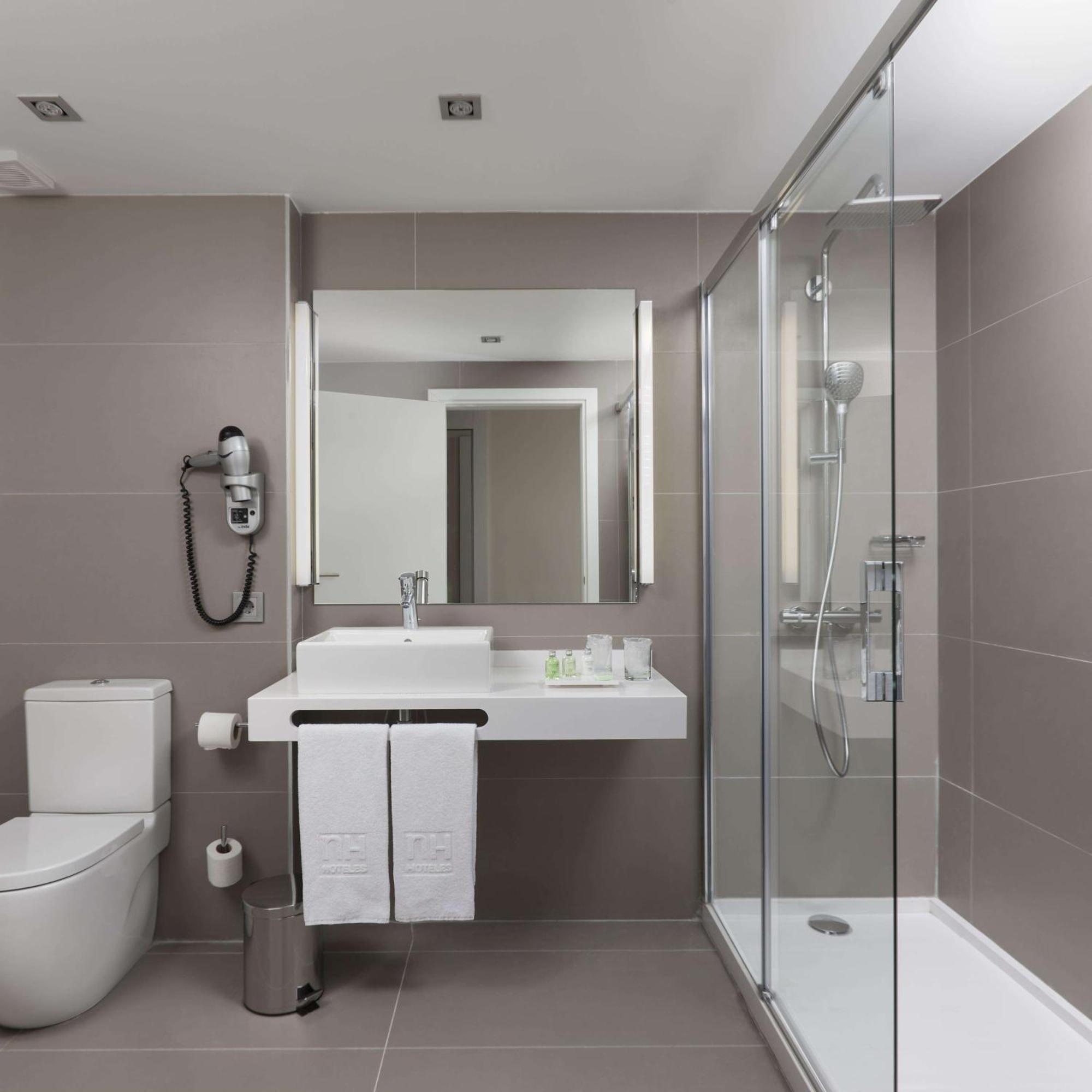 Standard Double or Twin Room,1272884257:JPEG